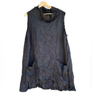 Comfy USA crinkle vest black deep pockets lightweight mid-thigh